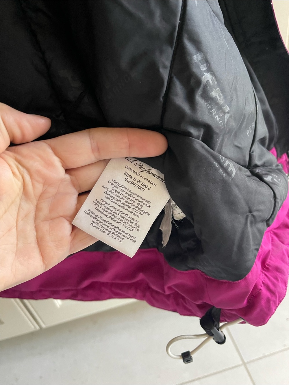 Peak Performance gore-tex Jacket, Small ❄️ - Picture 4 of 4